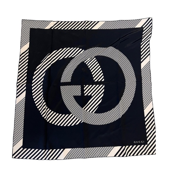 Vintage | Gucci | 100% Silk Authentic Large Gucci Scarf  | 34x34" - Picture 1 of 5